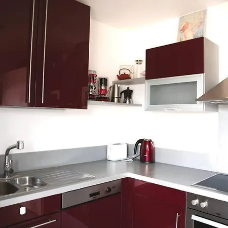 Charming 2br *