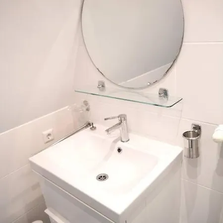 Charming 2br *